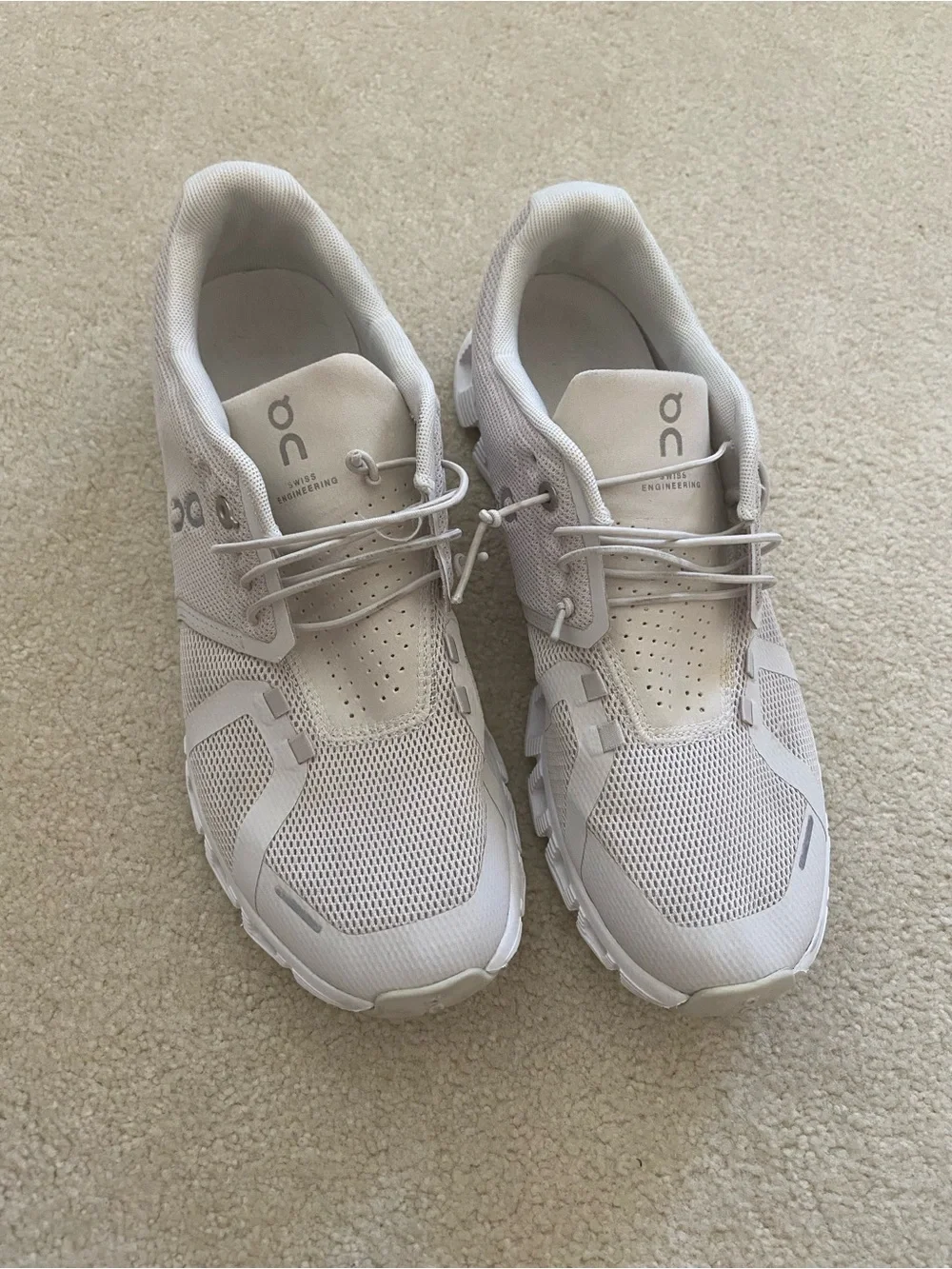 On Running Cloud 5 Women's Athletic Shoe - Pearl White size 9.5 gentle used